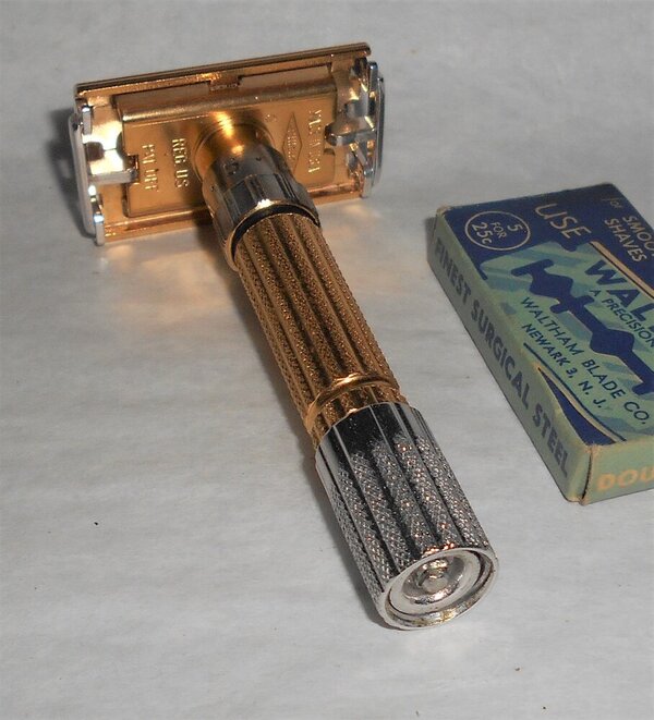 Gillette 1961 Fat Boy Razor TTO Refurbished Replated 24 Karat Gold White Platinum G1–09 (21).JPG