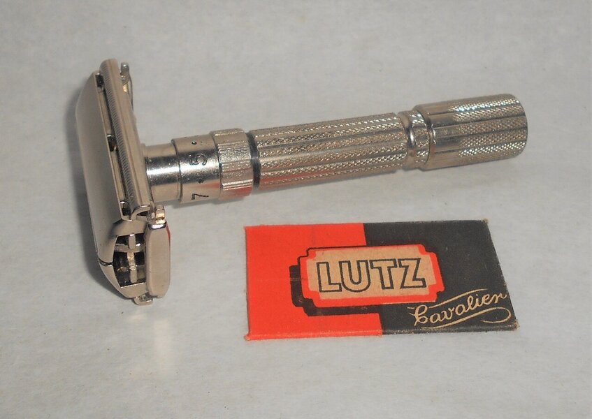 Gillette Fat Boy Razor 1958 Nickel Plated All Original D4–43 (16).JPG