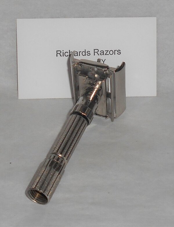 Gillette Fat Boy Razor 1959 Refurbished Replated Mirror Nickel E4–69 (30).JPG