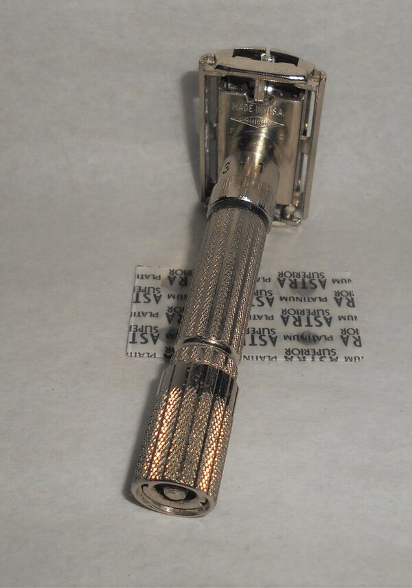 Gillette Fat Boy Razor 1960 Adjustable TTO All Original F2–FF (10).JPG