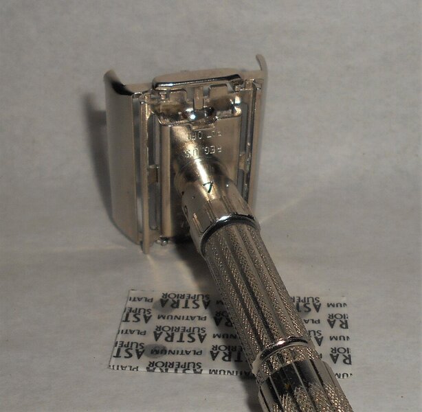 Gillette Fat Boy Razor 1960 Adjustable TTO All Original F2–FF (20).JPG
