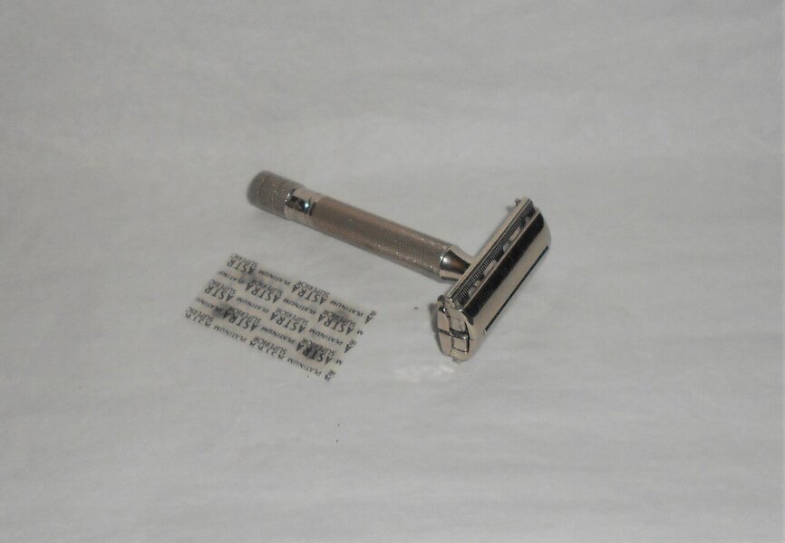 Gillette 1941 Ranger Tech Safety Razor Vintage Superspeed All Original (19).JPG