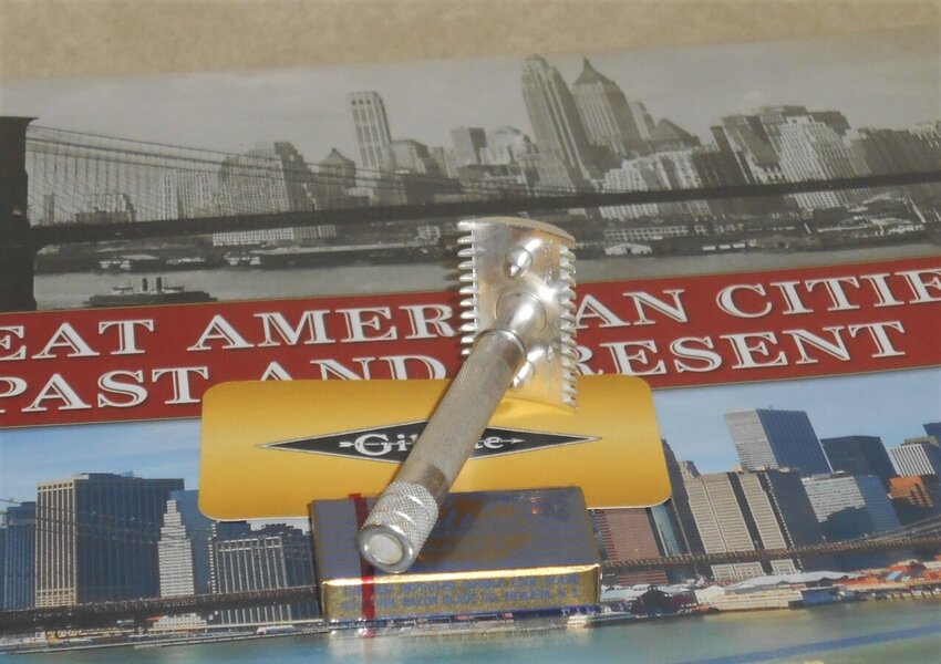 Gillette 1919 Old Type Razor Three-Piece Refurbished Replated Silver 7–X (14) - Copy.JPG Gillette 1919 Old Type Razor Three-Piece Refurbished Replated Silver 7–X (14) - Copy.JPG