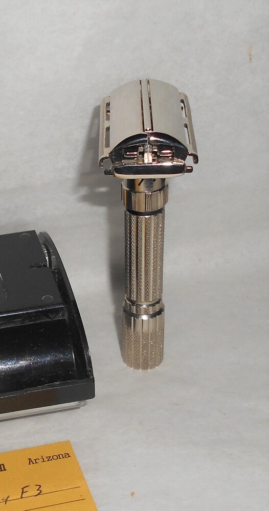 Gillette 1960 Fat Boy Razor W Case Blades Refurbished Replated Mirror Nickel F3–BB (89).JPG