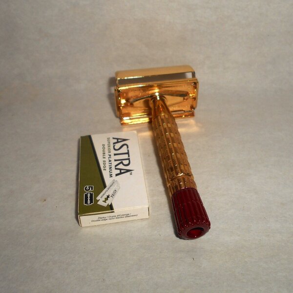 Gillette Red Tip Razor 1956 Refurbished Replated 24 Karat Gold B4–19 (47).JPG Gillette Red Tip Razor 1956 Refurbished Replated 24 Karat Gold B4–19 (47).JPG