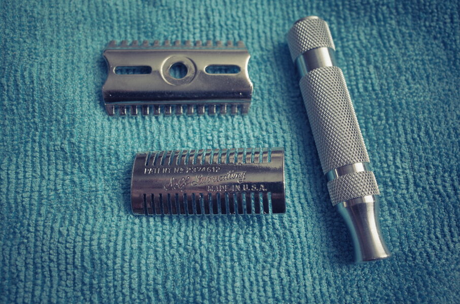 Grand Shave King Self Lubricating Safety Razor, 41g, U.S.A. 7.JPG